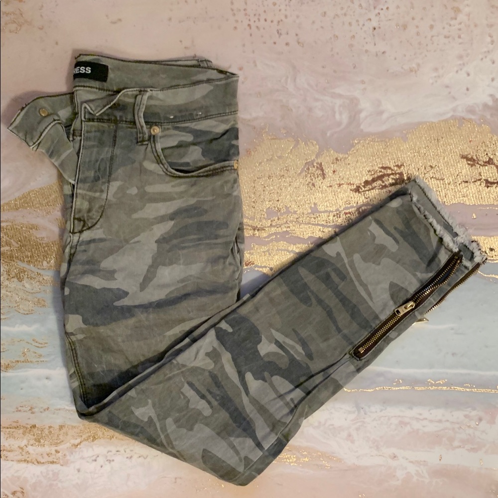 SOLD - Express Camo Ankle Legging/Jegging